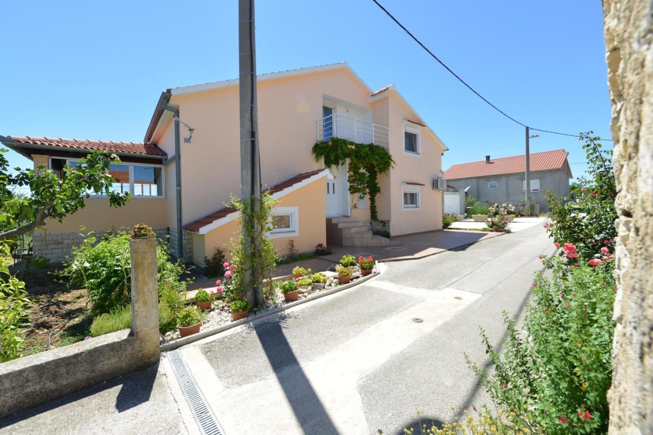 Apartment Kokic Pridraga Екстер'єр фото