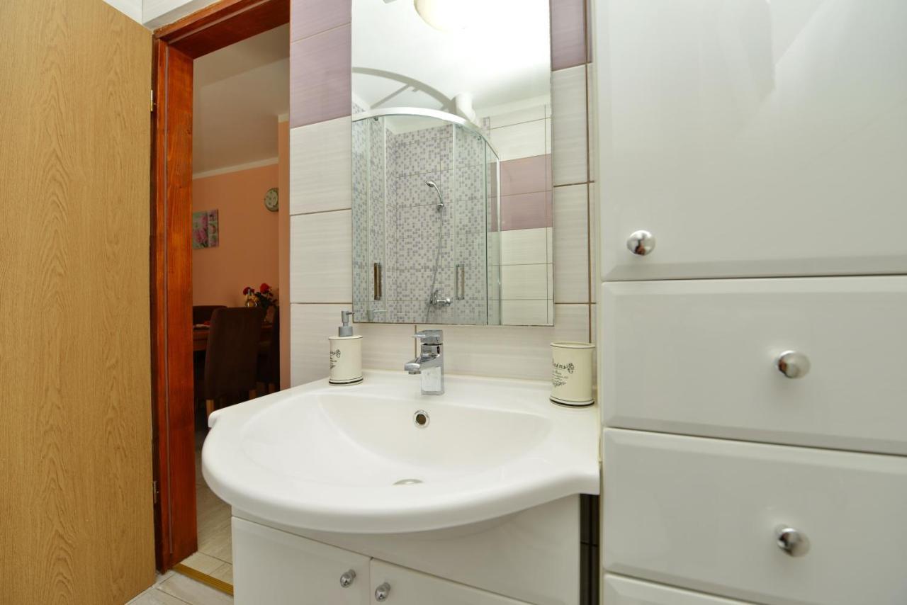 Apartment Kokic Pridraga Екстер'єр фото